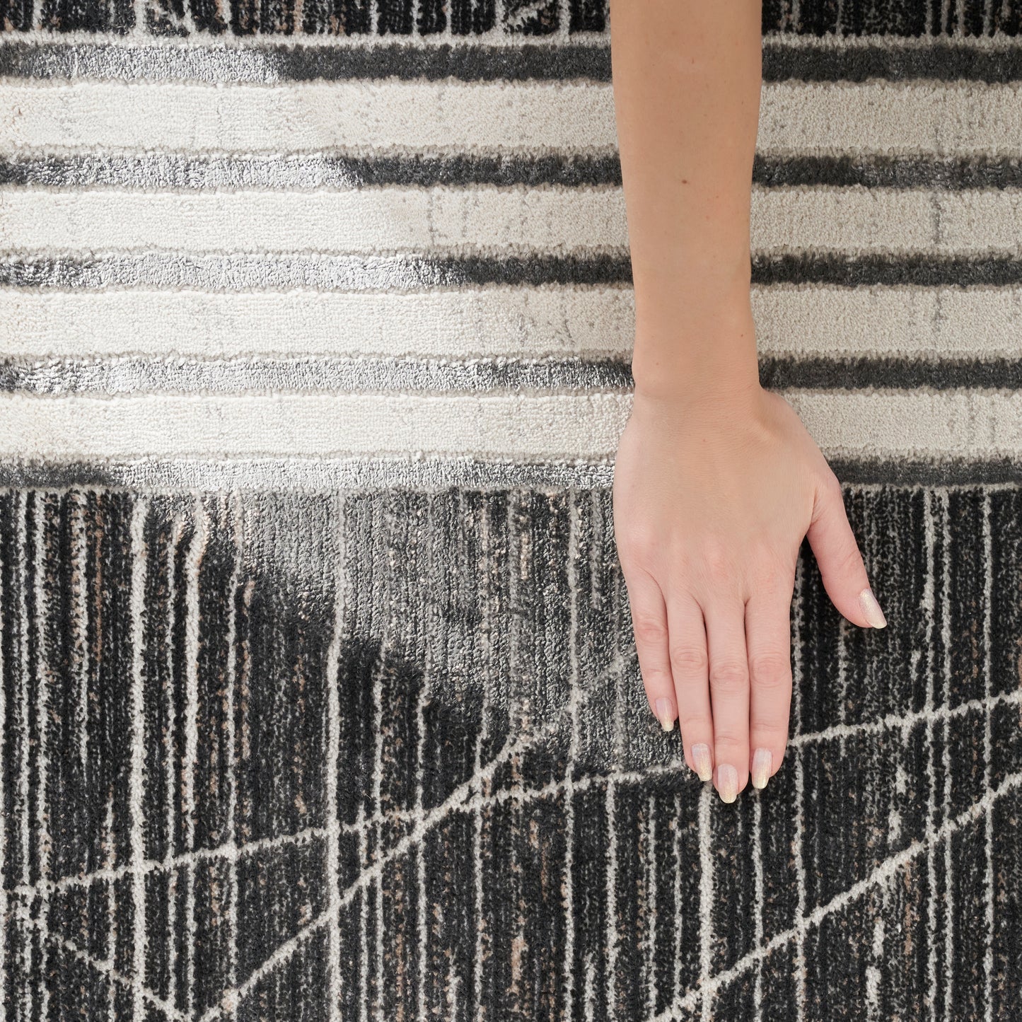 Desire Charcoal & Silver Rug